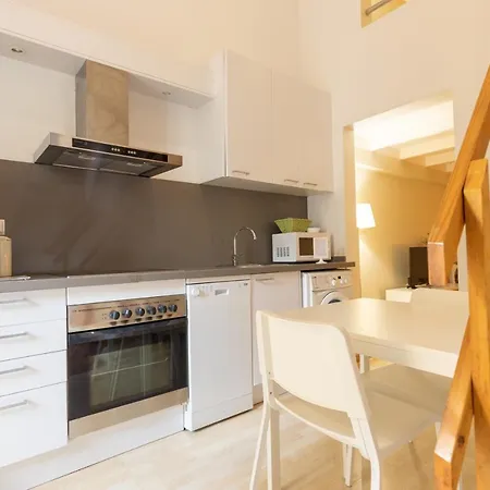 Housalia Sagrada Familia Apartment Barcelona